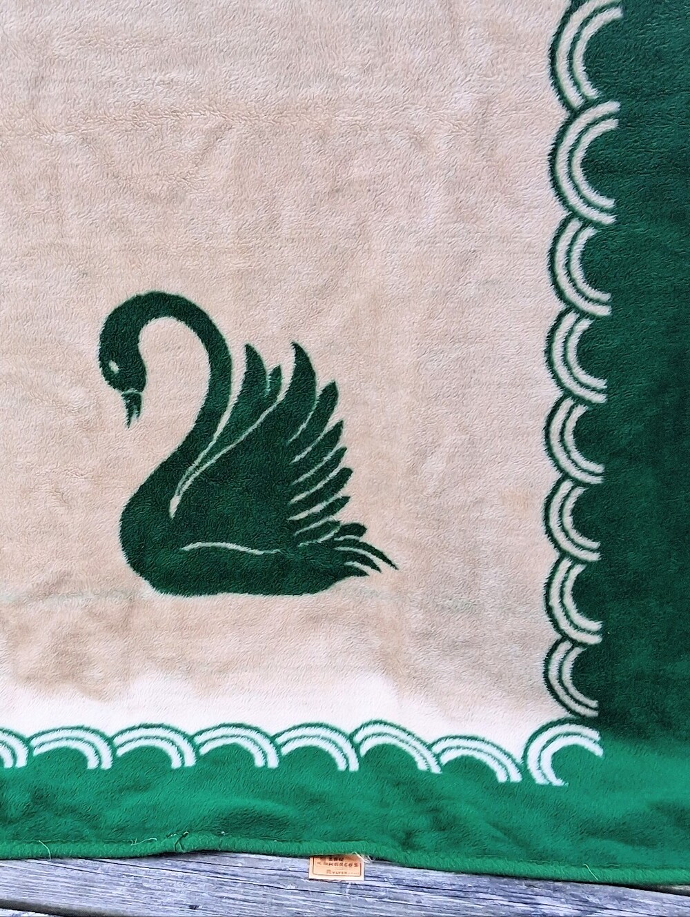 San Marcos 82" X 80" Green and Tan Swan Mexican Cobijia Buttery Soft Blanket - Picture 10 of 13